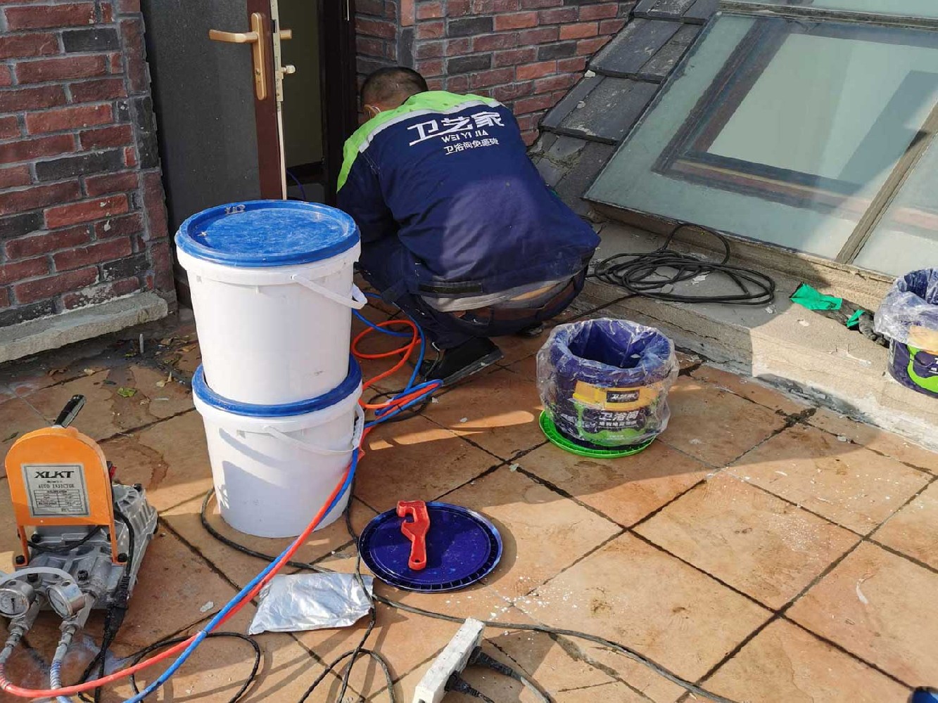 抚顺露台防水补漏上门维修